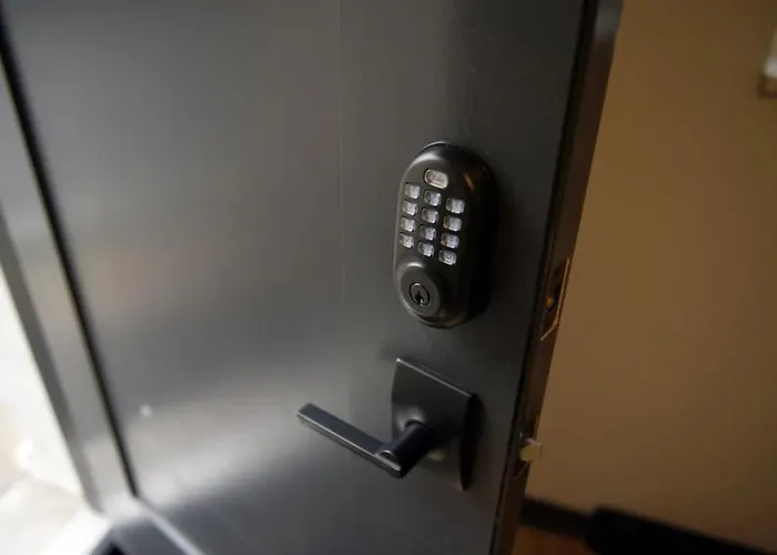 Apartment Hostwise - Butler St - Private Entrance On Ground Floor - Lower Lawrenceville Pittsburgh